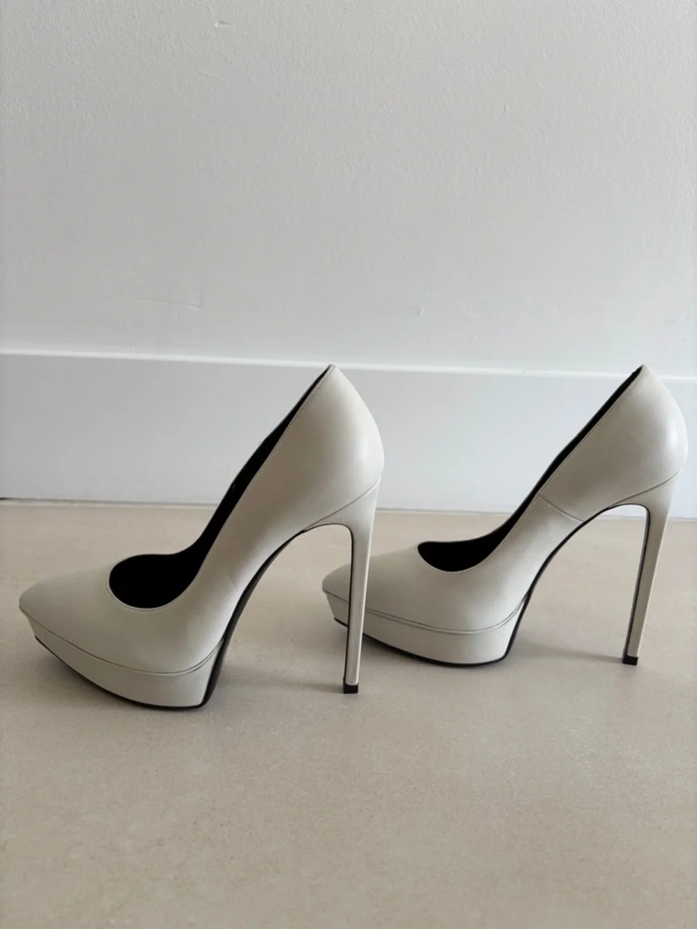 Saint Laurent White Pointed Toe Leather Pumps with Black Insole